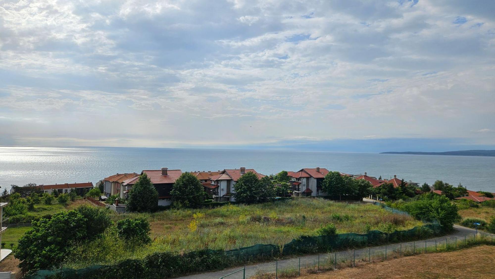 High In The Sky Apartments Sozopol Esterno foto