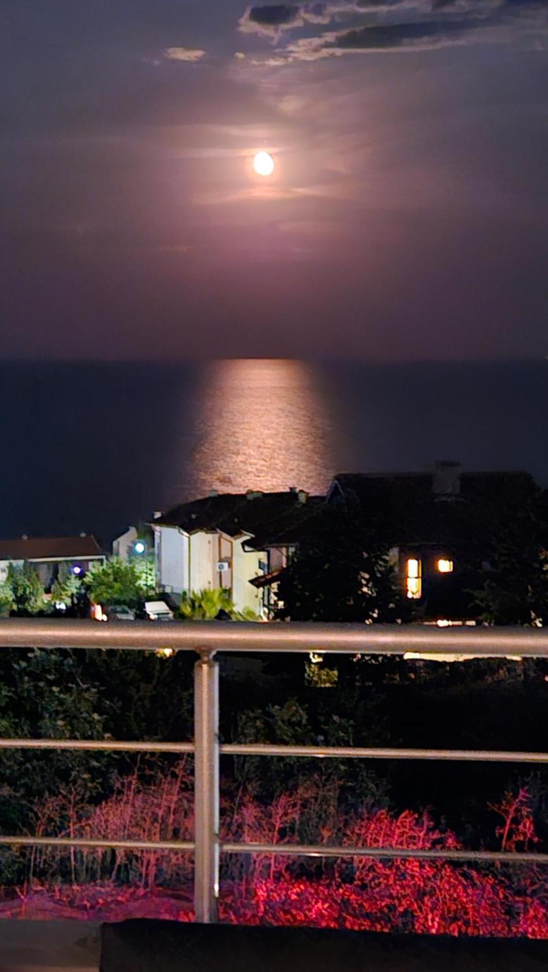 High In The Sky Apartments Sozopol Esterno foto