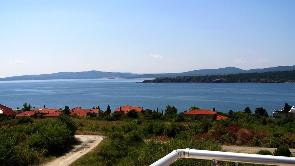 High In The Sky Apartments Sozopol Esterno foto