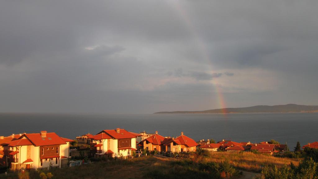 High In The Sky Apartments Sozopol Esterno foto
